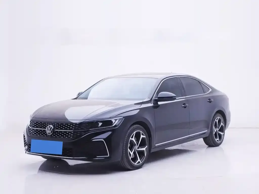 Volkswagen Passat — фото 1