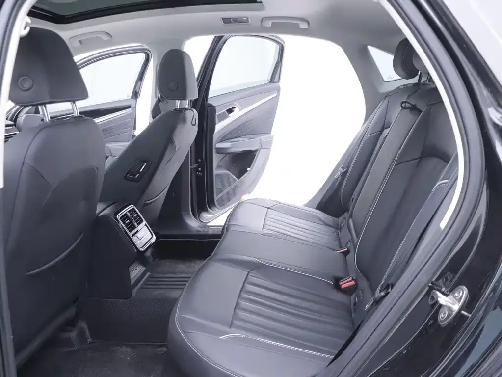 Volkswagen Passat — фото 9