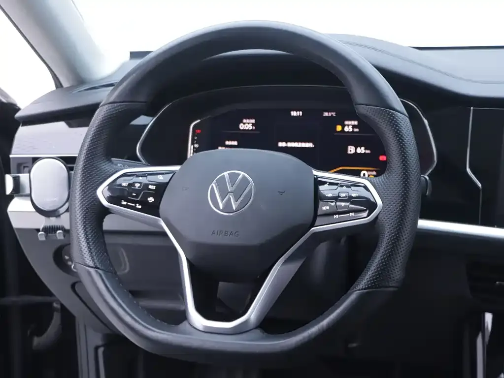 Volkswagen Passat — фото 10