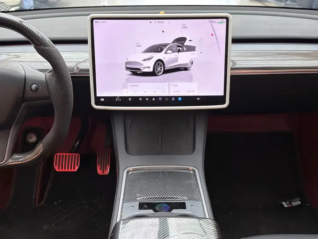 Tesla Model Y — фото 4