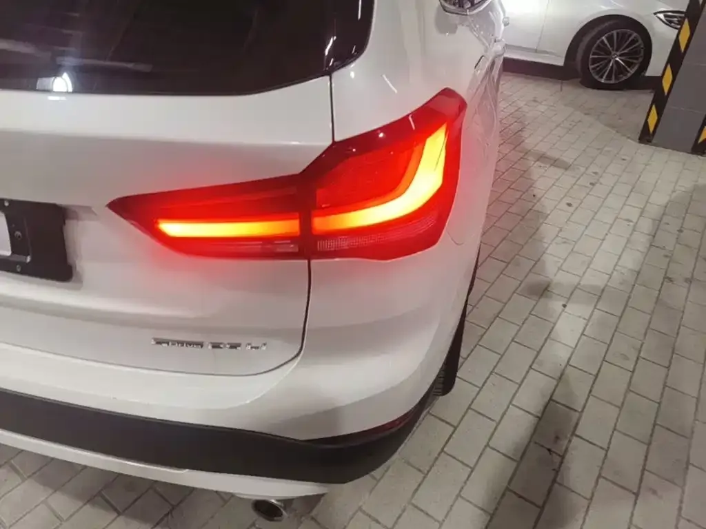BMW X1 — фото 2