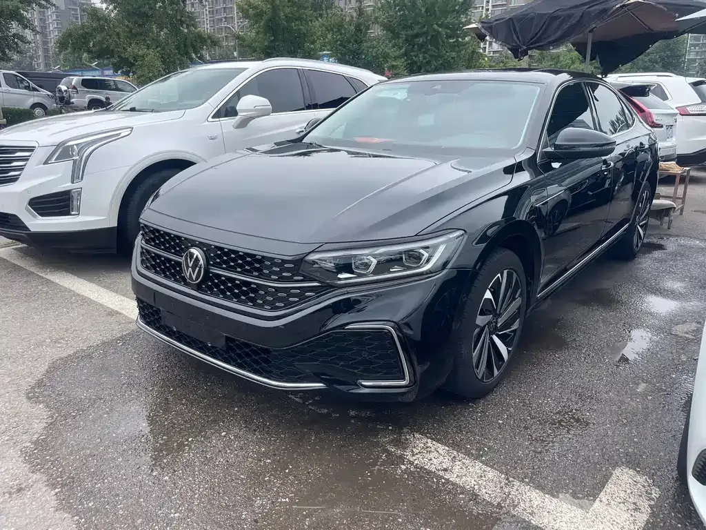 Volkswagen Passat — фото 1