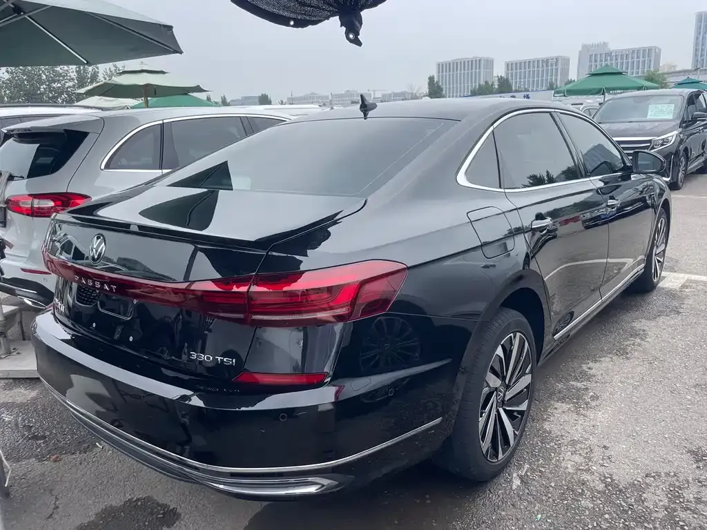 Volkswagen Passat — фото 5