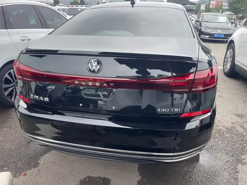 Volkswagen Passat — фото 8