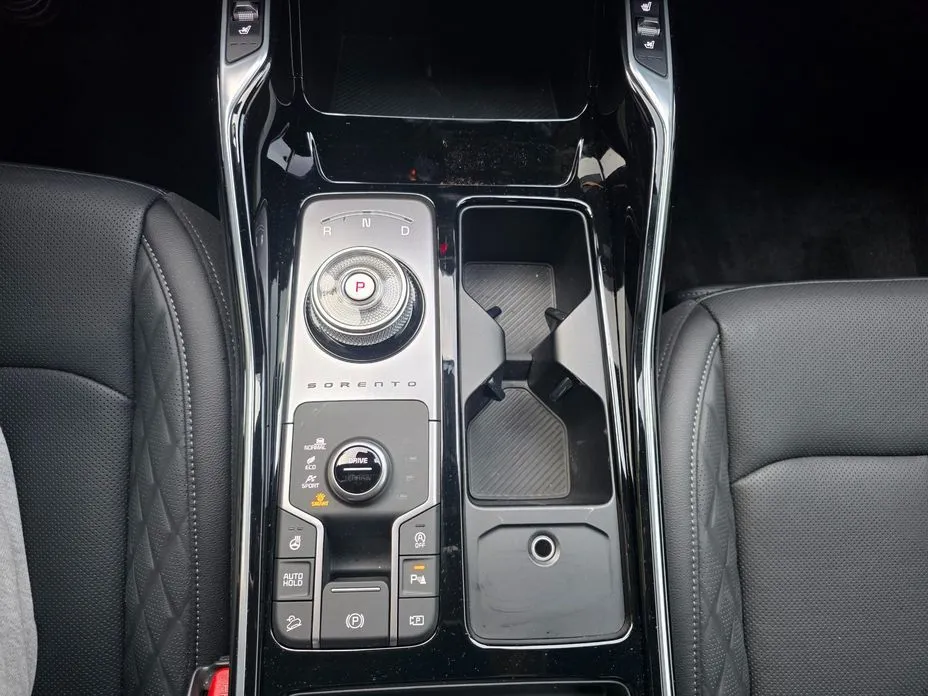 Kia Sorento — фото 5