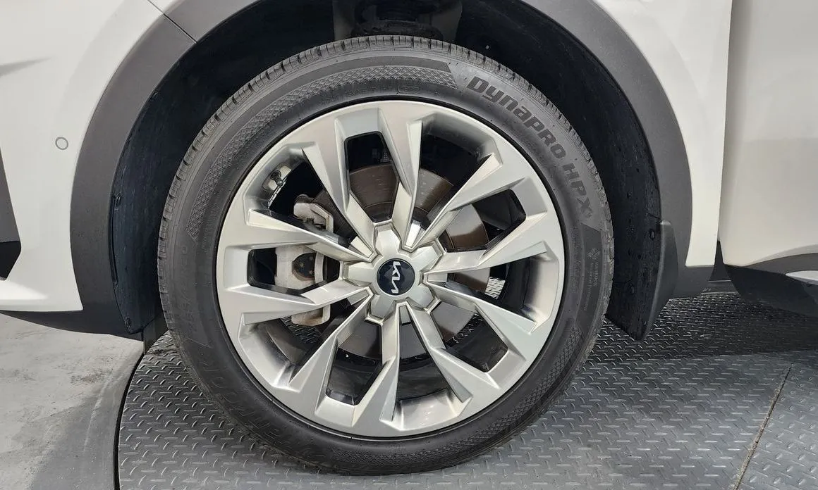 Kia Sorento — фото 6