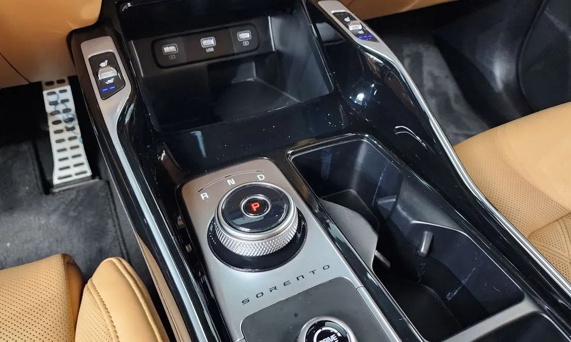 Kia Sorento — фото 9