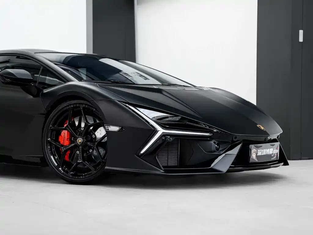 Lamborghini Revuelto — фото 8