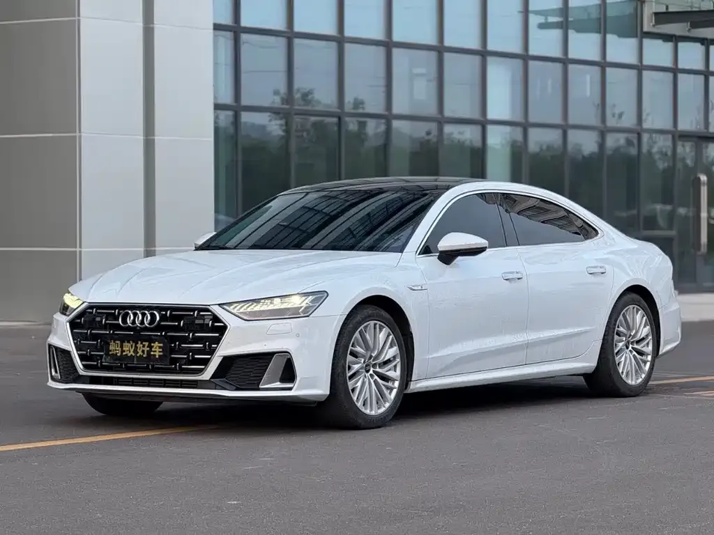 Audi A7L — фото 1