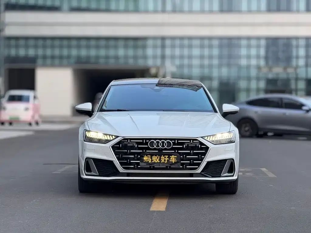 Audi A7L — фото 8