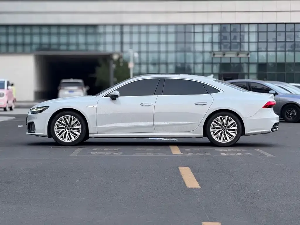 Audi A7L — фото 4