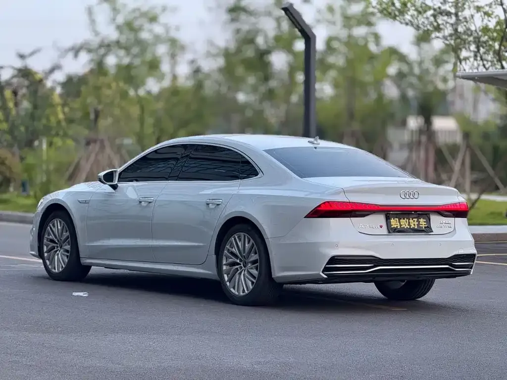 Audi A7L — фото 10