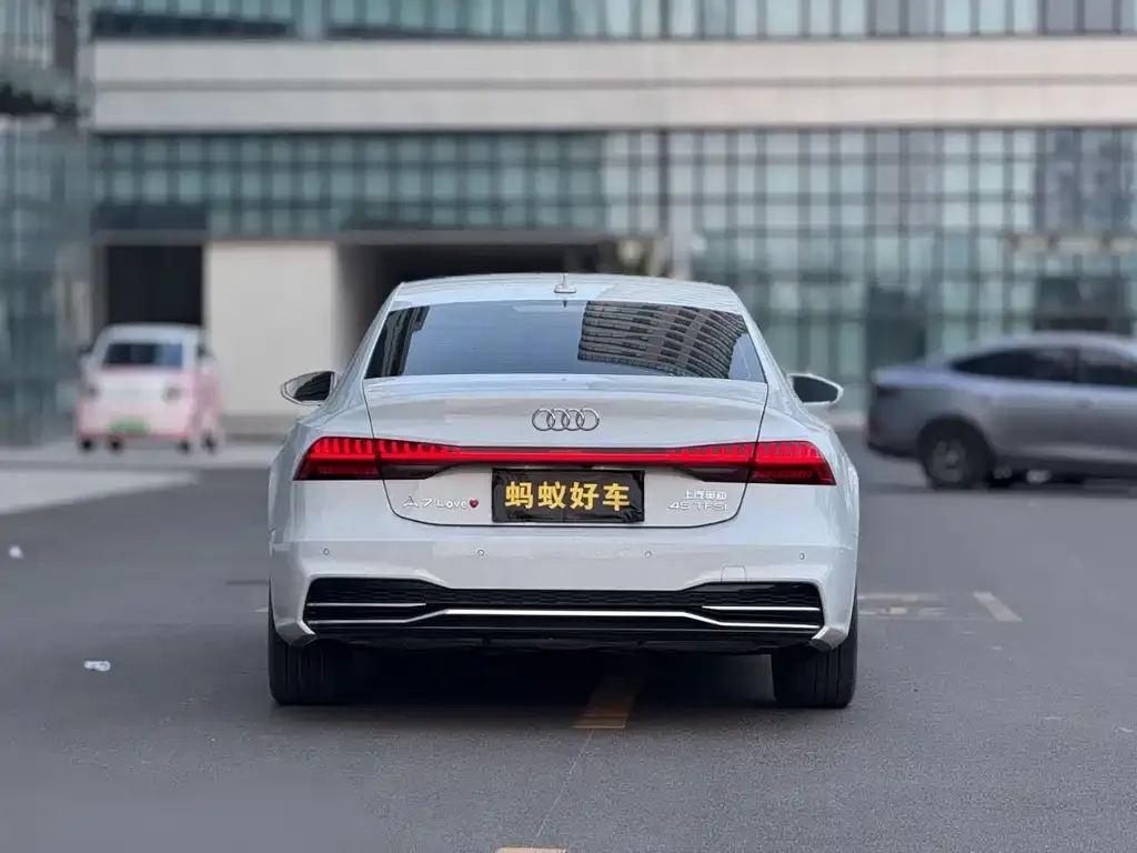 Audi A7L — фото 2
