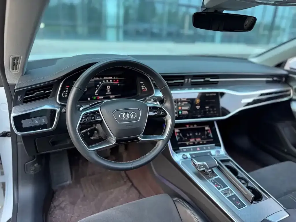 Audi A7L — фото 9