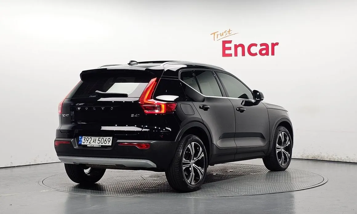 Volvo XC40 — фото 2