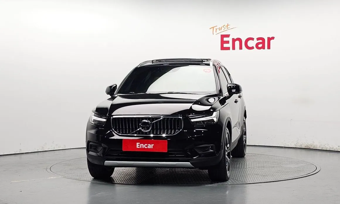 Volvo XC40 — фото 4