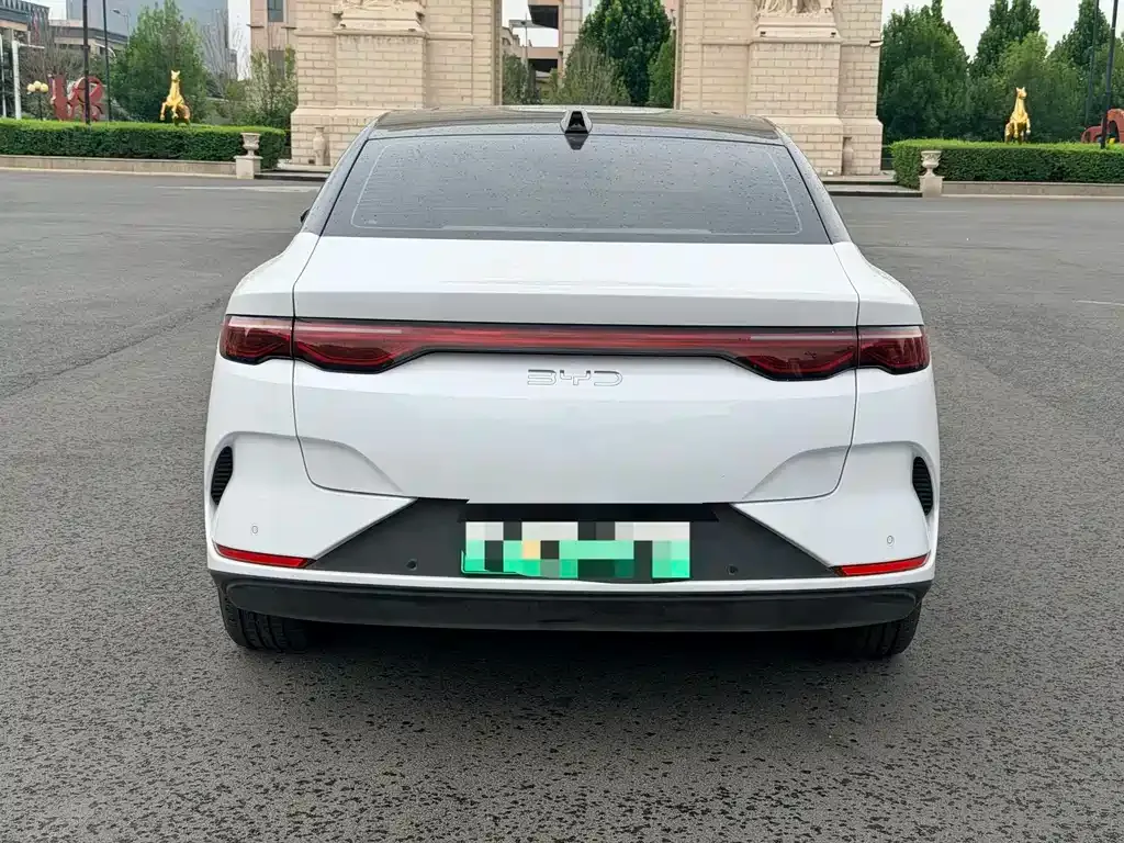 BYD Qin L — фото 9
