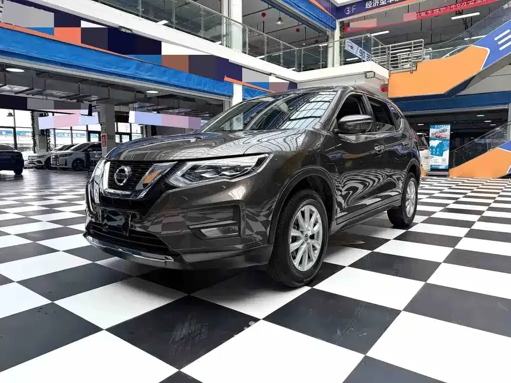 Nissan X-Trail — фото 1