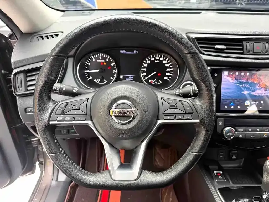 Nissan X-Trail — фото 10