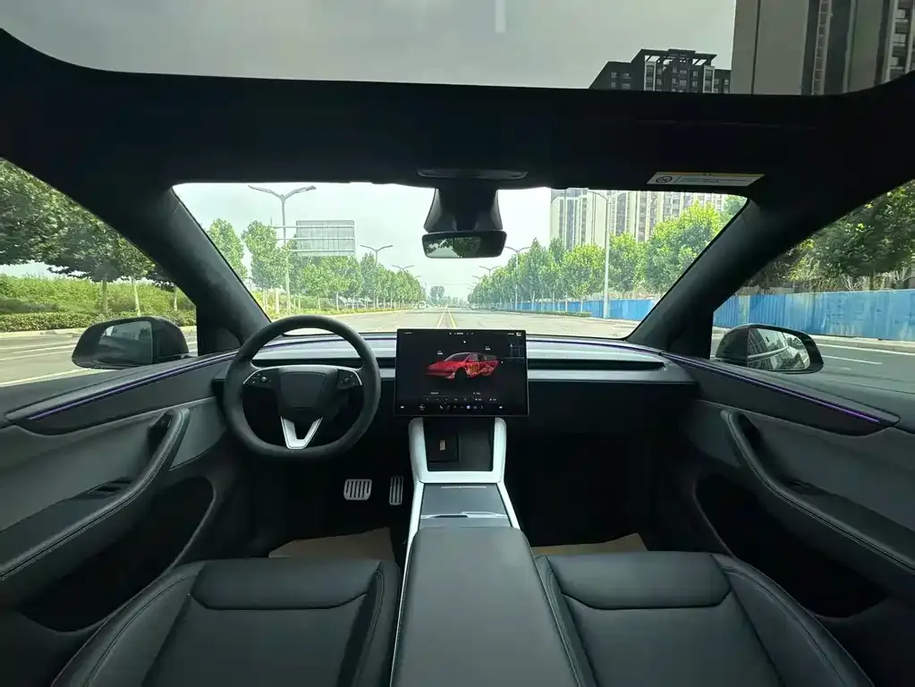 Tesla Model Y — фото 6