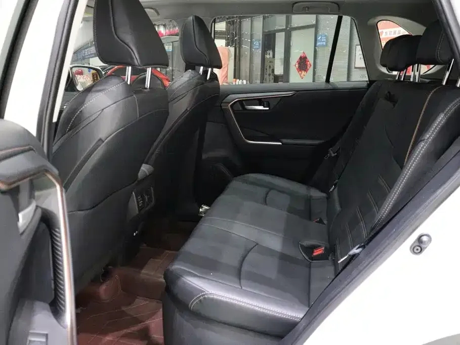 Toyota Wildlander — фото 10