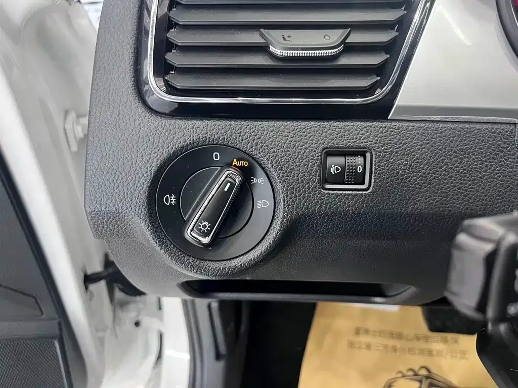 Skoda Rapid — фото 3