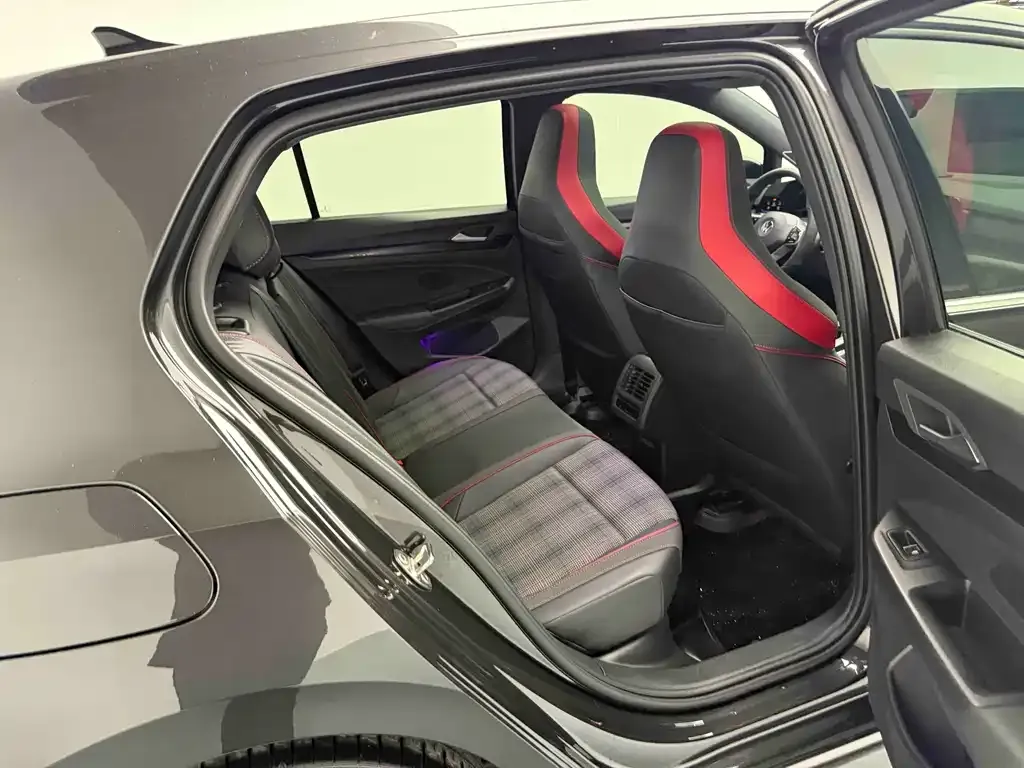 Volkswagen Golf GTI 2024 из CN, фото 9
