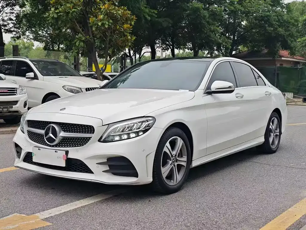 Mercedes-Benz C-Class — фото 1