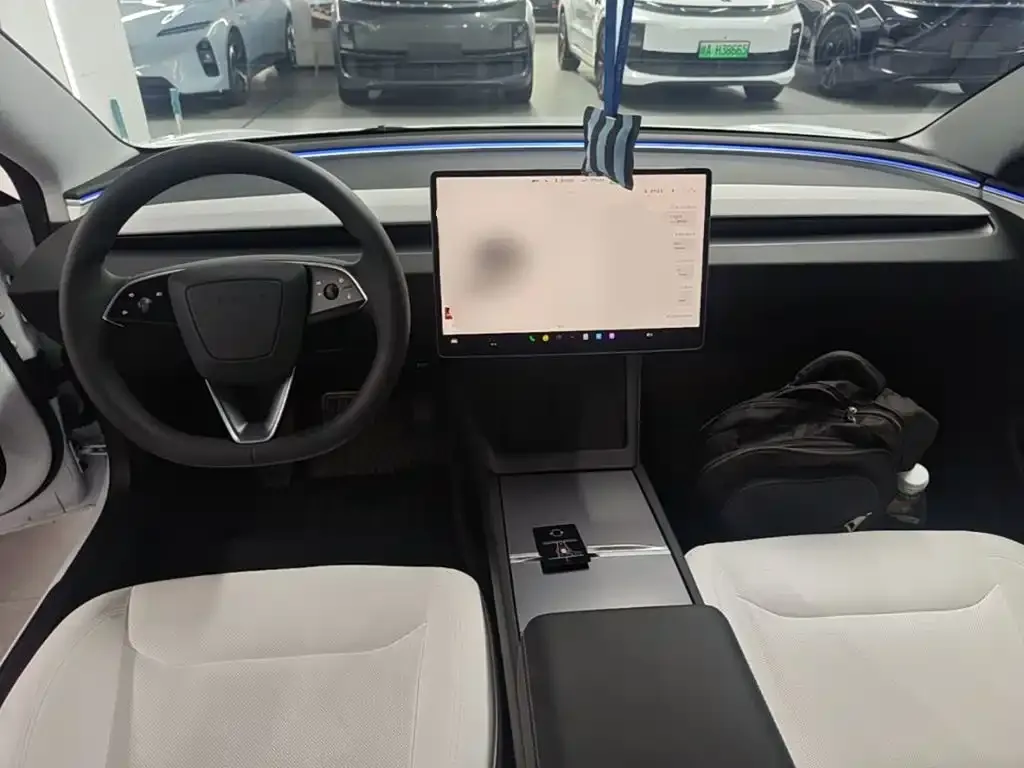 Tesla Model 3 — фото 6