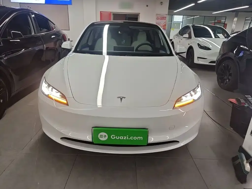 Tesla Model 3 — фото 3