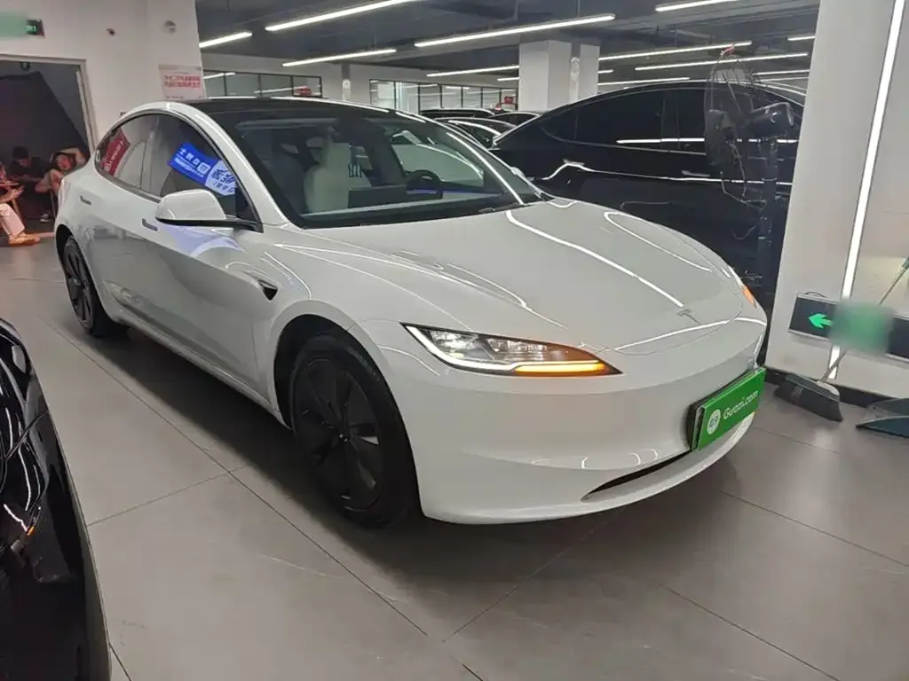 Tesla Model 3 — фото 5