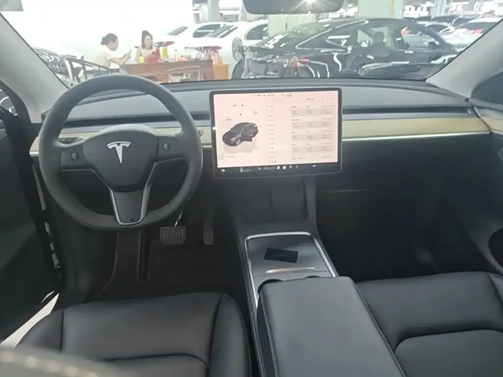 Tesla Model Y — фото 4