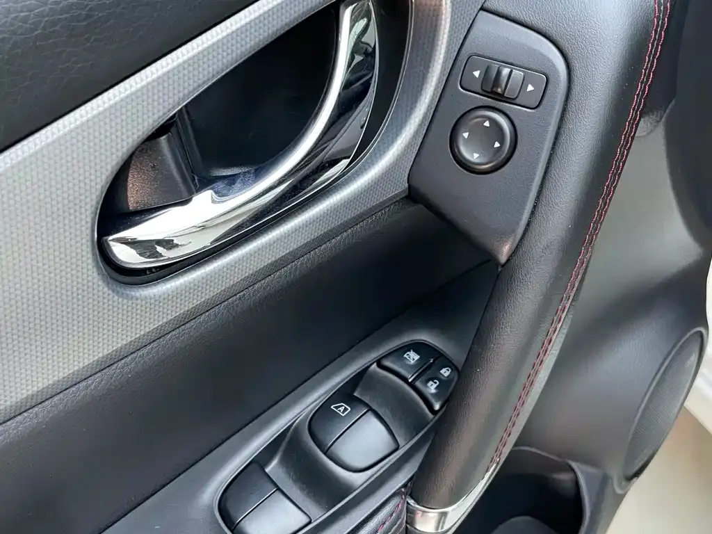 Nissan Qashqai — фото 9