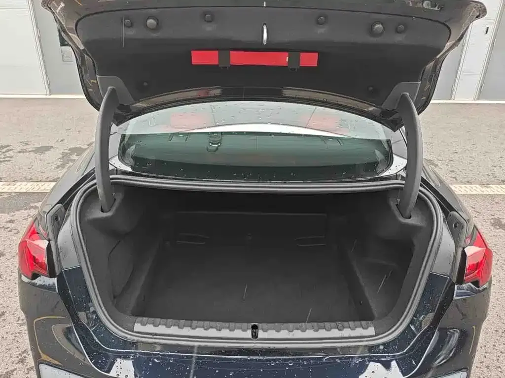 BMW 2 Series 2025 из CN, фото 7
