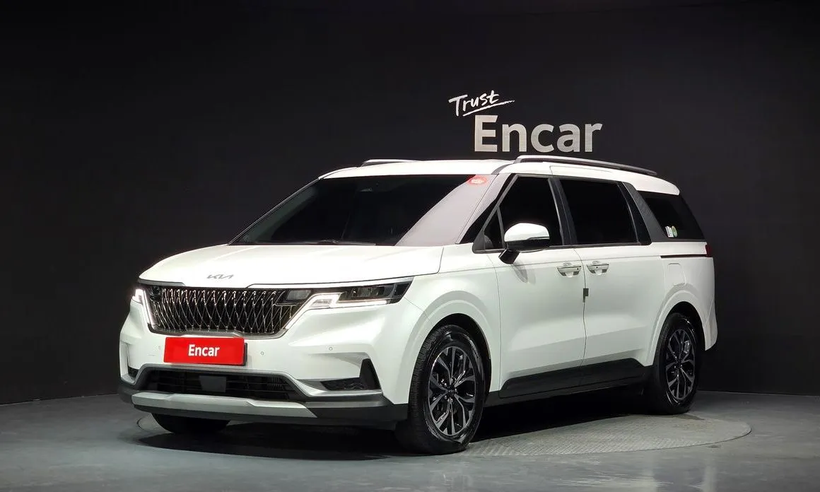 Kia Carnival — фото 1
