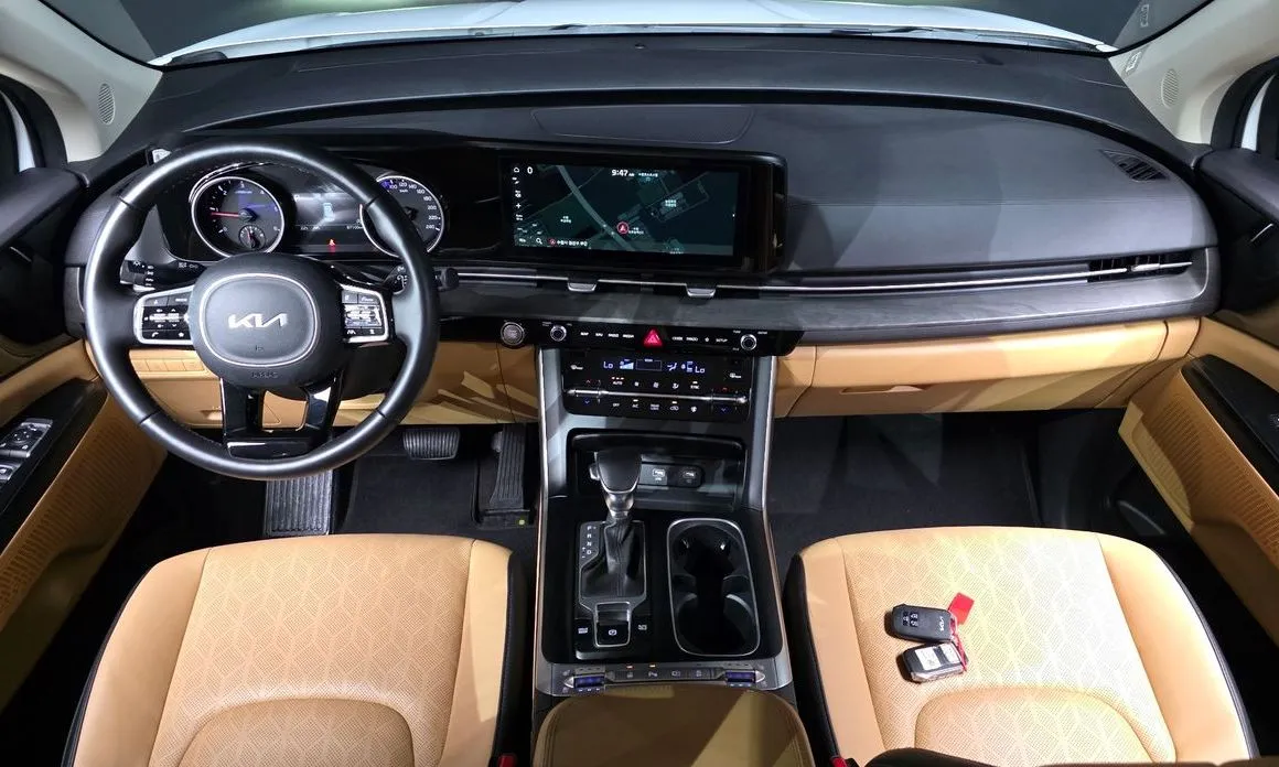 Kia Carnival — фото 10