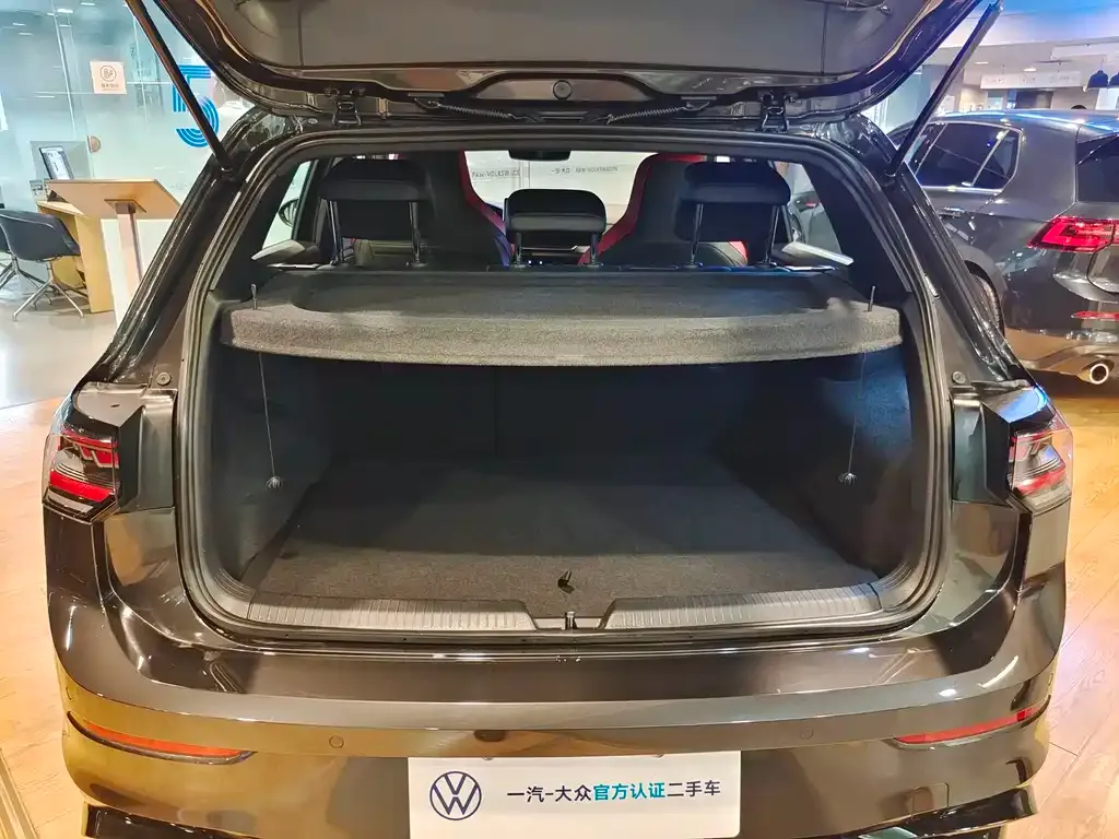 Volkswagen Golf GTI — фото 8