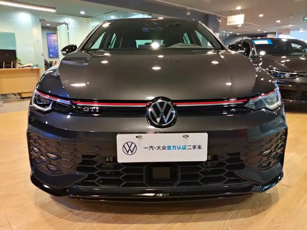 Volkswagen Golf GTI — фото 9