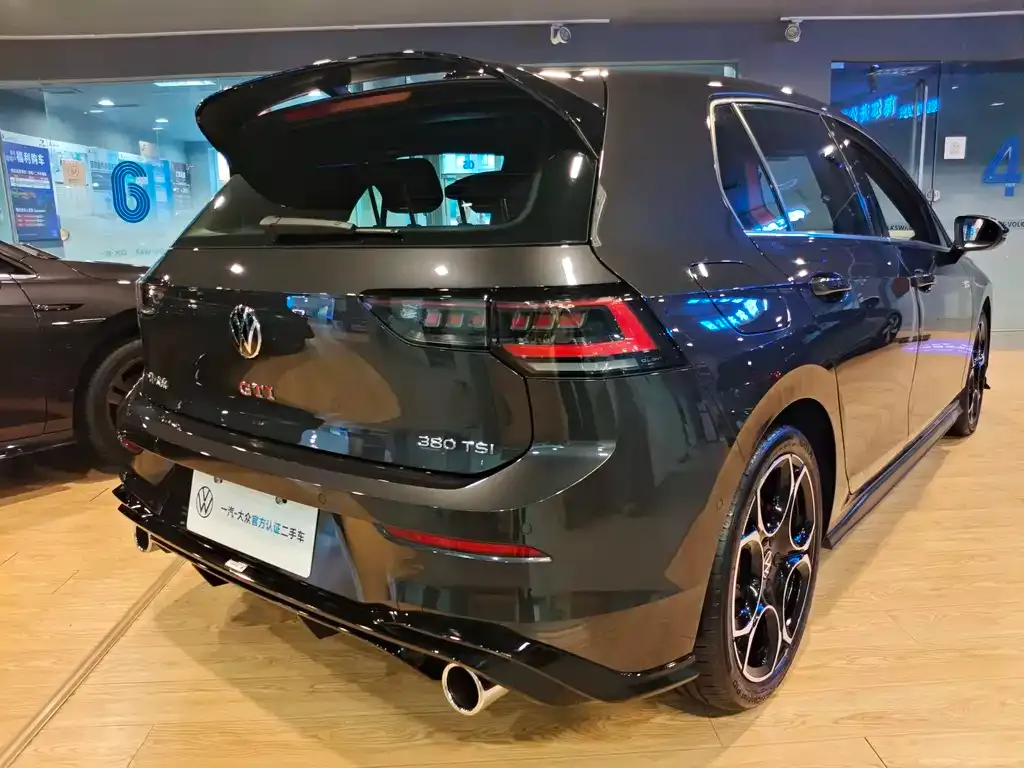 Volkswagen Golf GTI — фото 6
