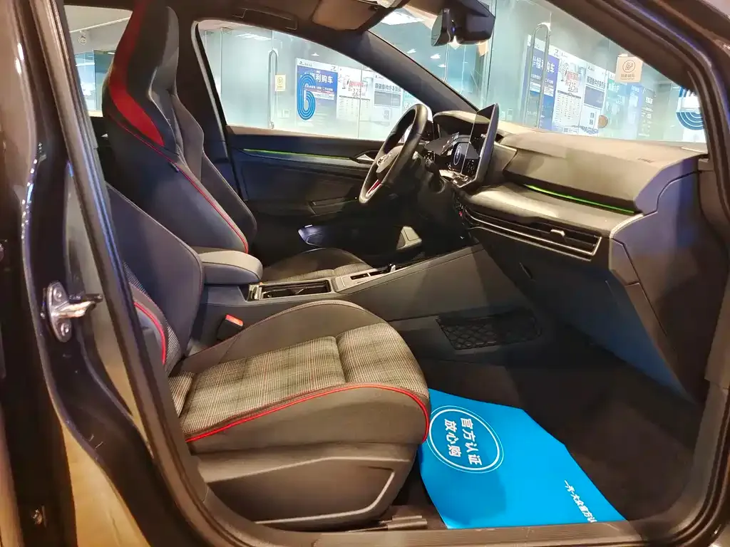 Volkswagen Golf GTI — фото 7