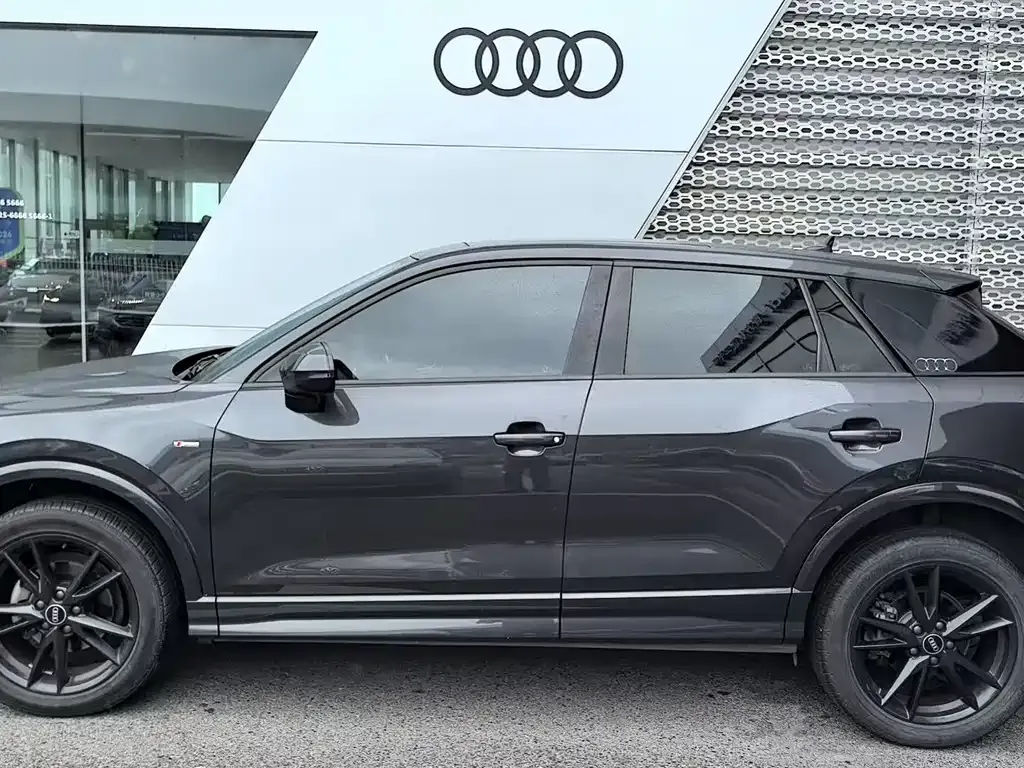 Audi Q2L — фото 3