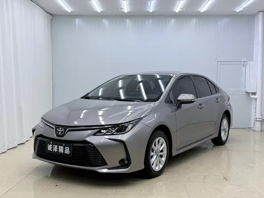 Toyota Corolla — фото 1