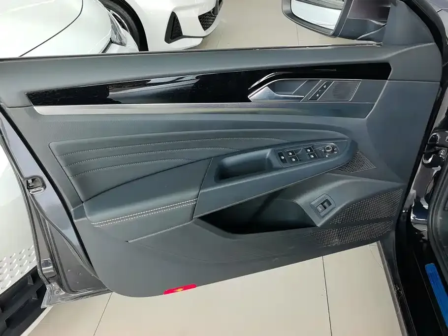 Volkswagen Passat — фото 9
