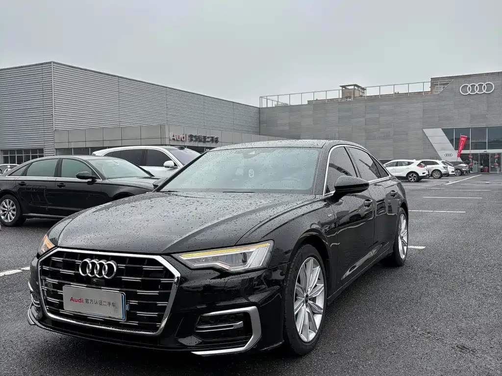 Audi A6L — фото 1