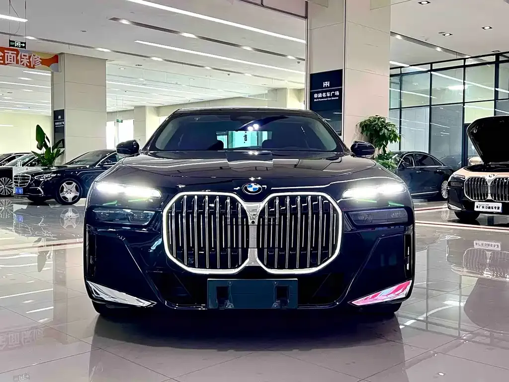 BMW 7 Series — фото 5