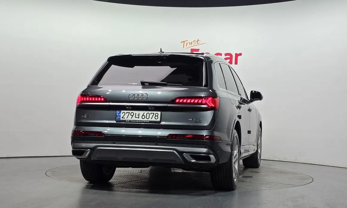 Audi Q7 — фото 6