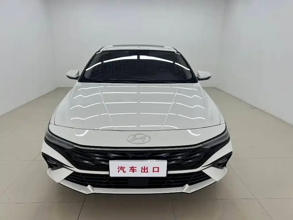 Hyundai Elantra — фото 5