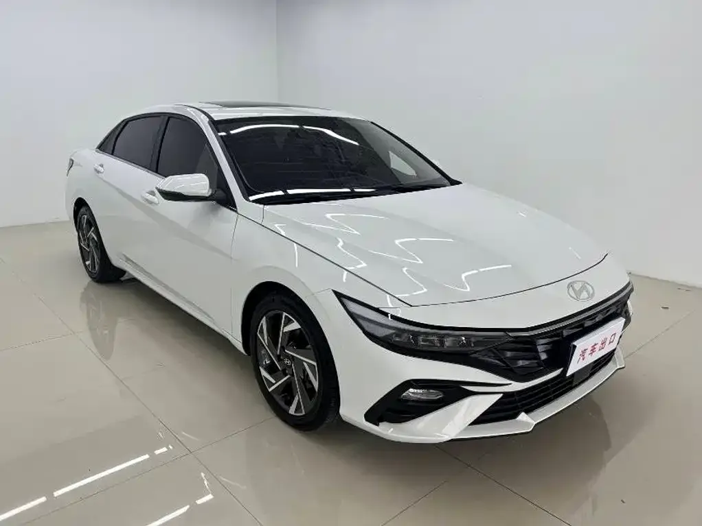 Hyundai Elantra — фото 8