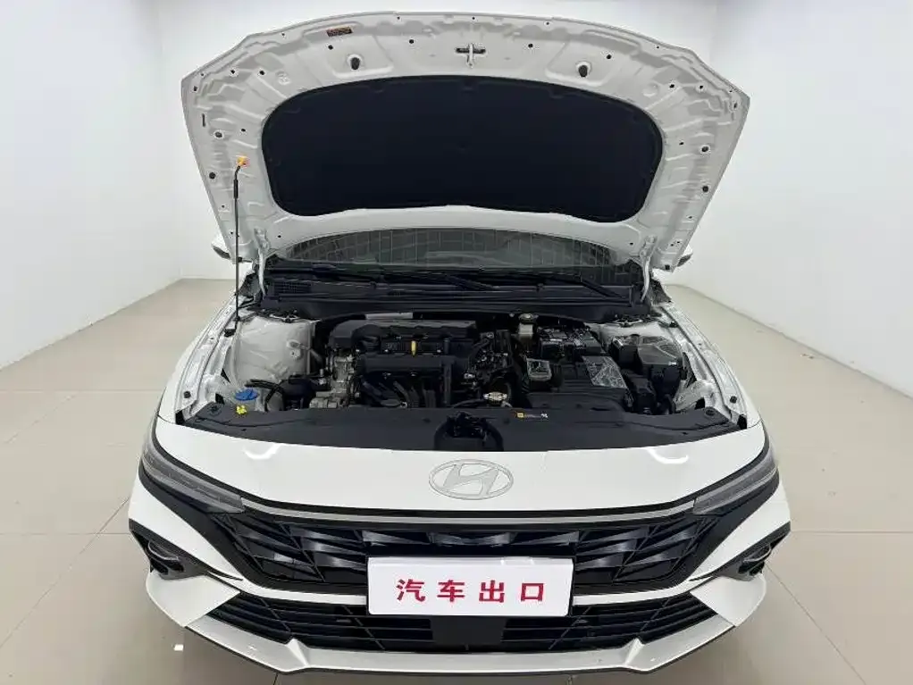 Hyundai Elantra — фото 7