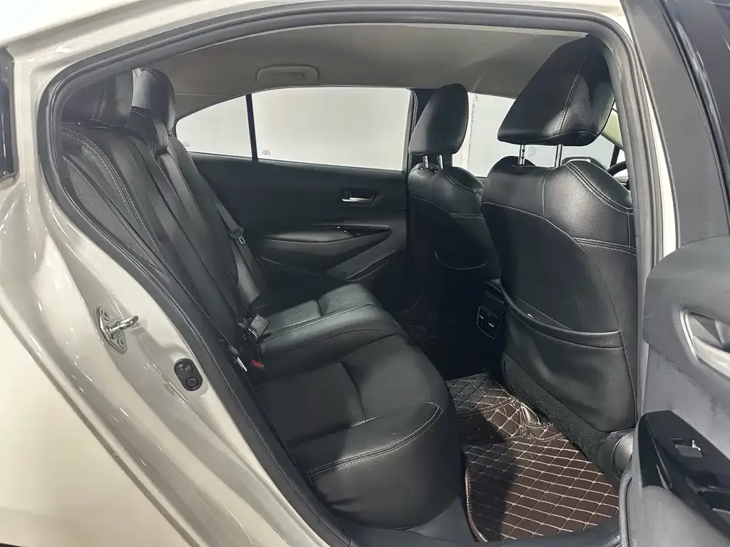 Toyota Allion — фото 2
